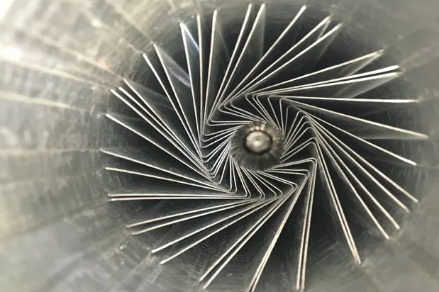 Plooien van aluminium platen