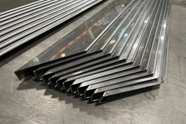 plooien van aluminium platen